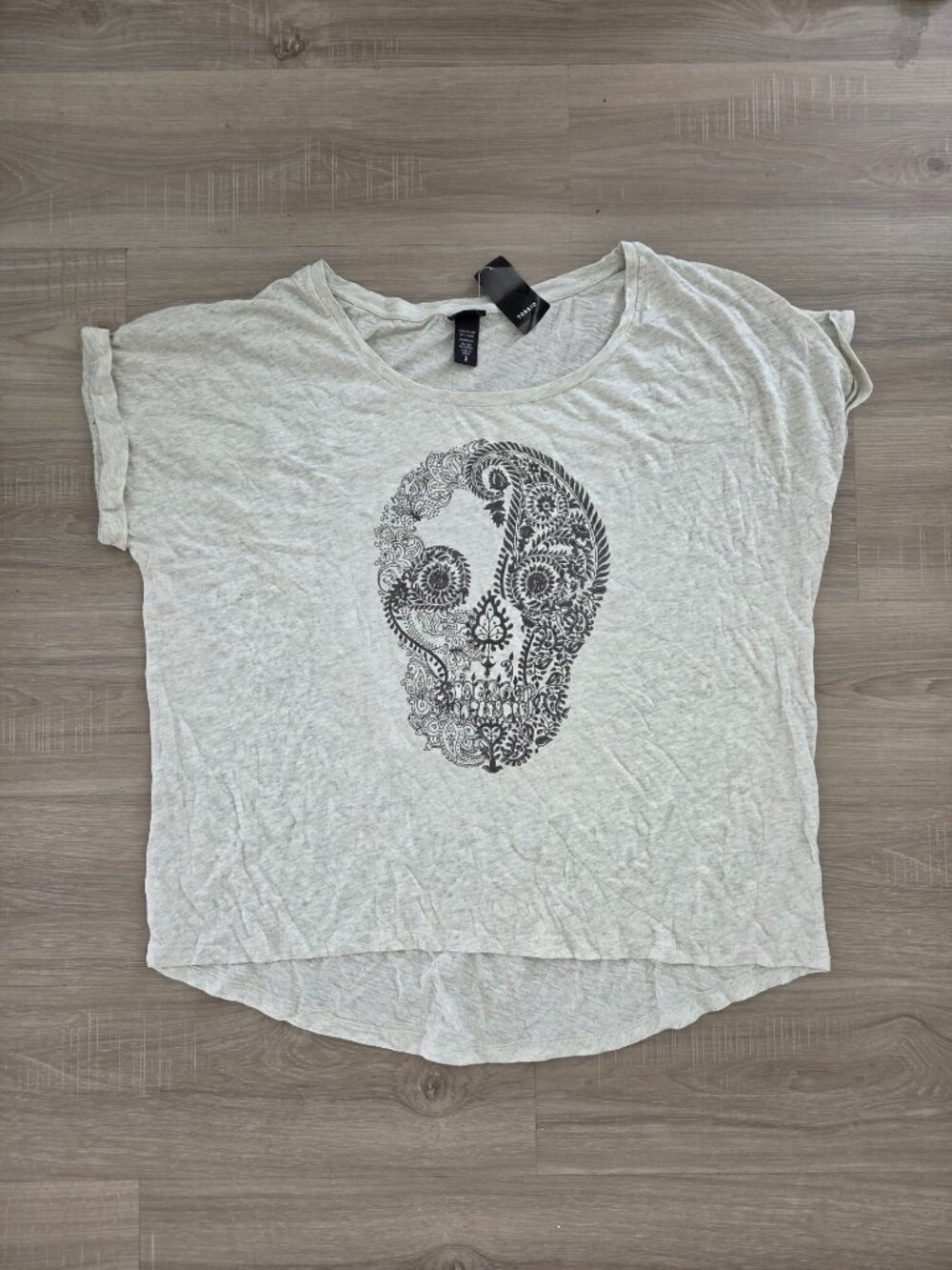 Torrid 2 paisley skull stretch knit tee nwt